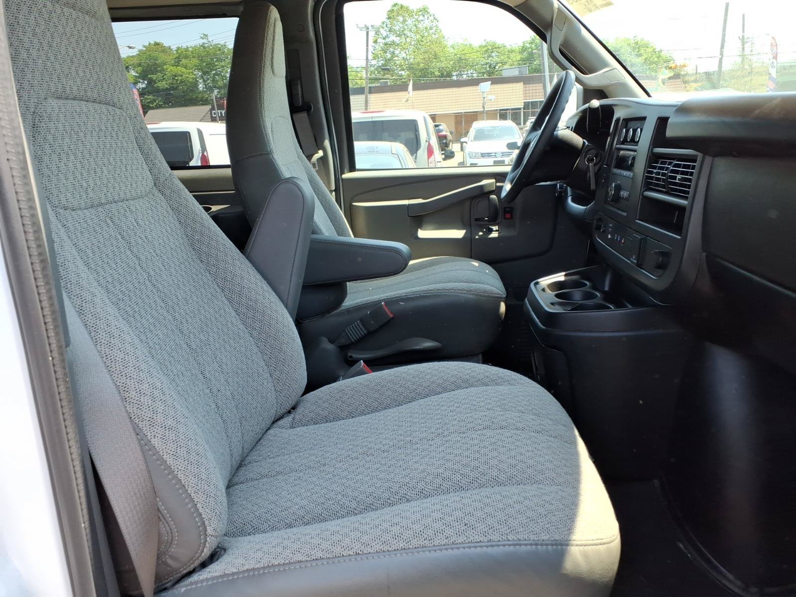 Used 2025 GMC Savana 3500 LT w/ LT Preferred Equipment Group RWD image 11