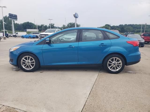 Used 2017 Ford Focus SE w/ Cold Weather Package FWD image 7