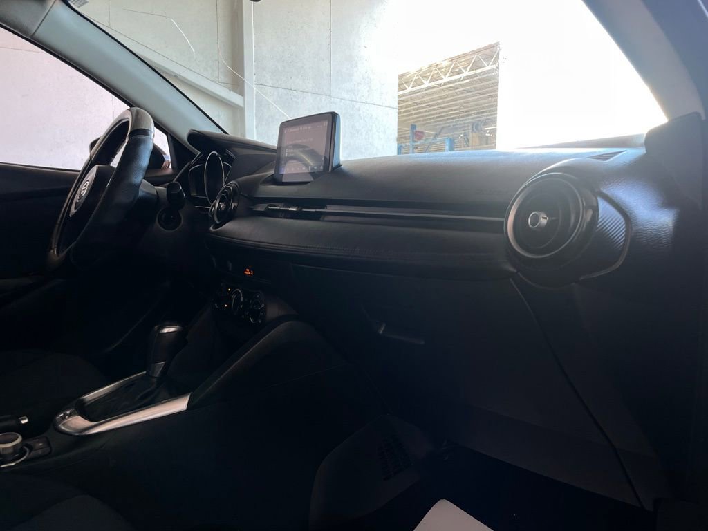 Used 2019 Toyota Yaris LE FWD image 16