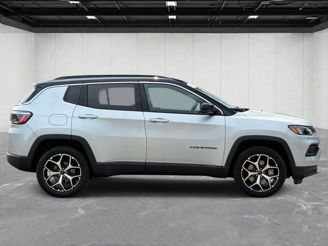 Certified 2025 Jeep Compass Limited AWD/4WD image 6