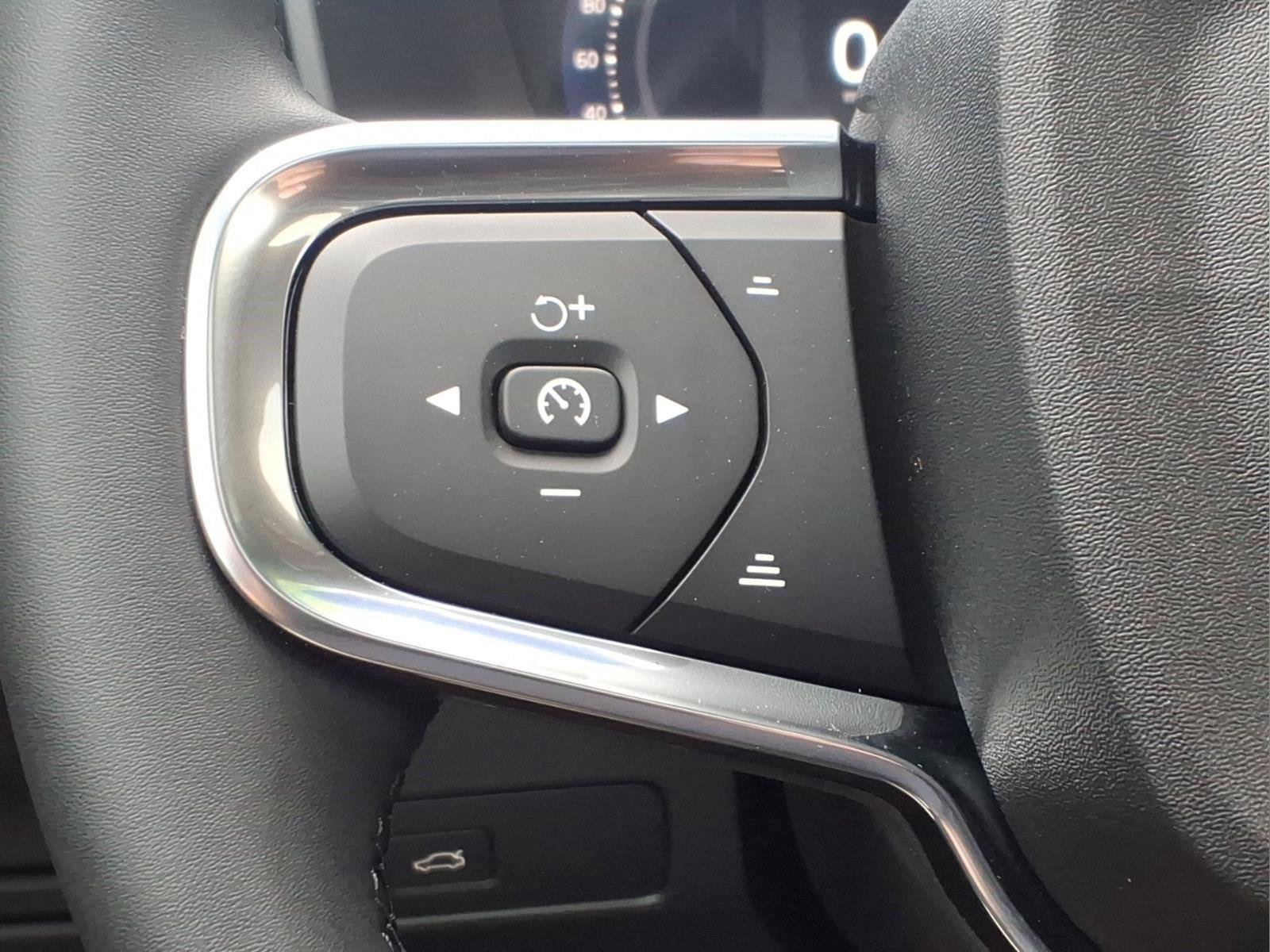 New 2026 Volvo XC40 B5 Plus w/ Climate Package AWD/4WD image 14