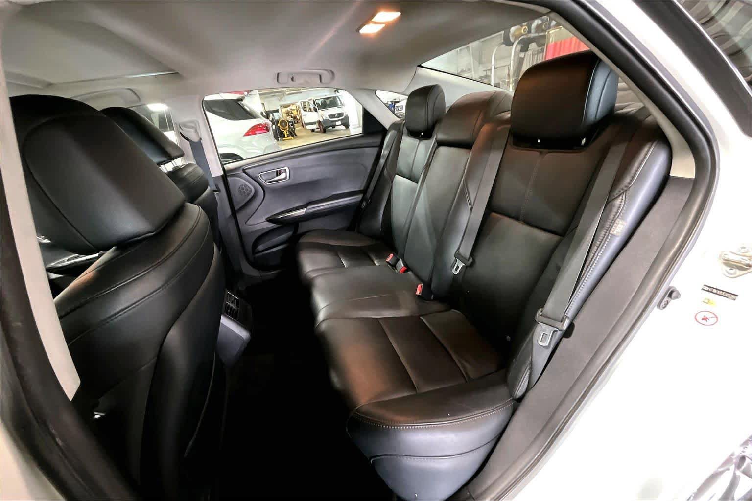 Used 2014 Toyota Avalon XLE Touring image 21