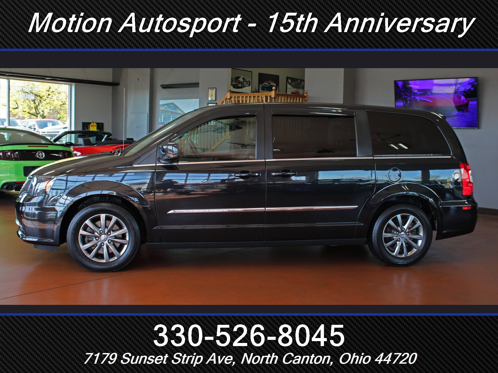 Used 2015 Chrysler Town & Country S w/ Driver Convenience Group FWD image 7