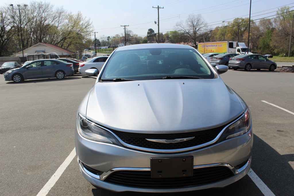 Used 2016 Chrysler 200 Limited image 2