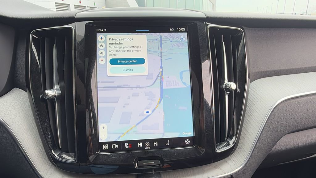 Certified 2025 Volvo XC60 B5 Plus w/ Climate Package image 17