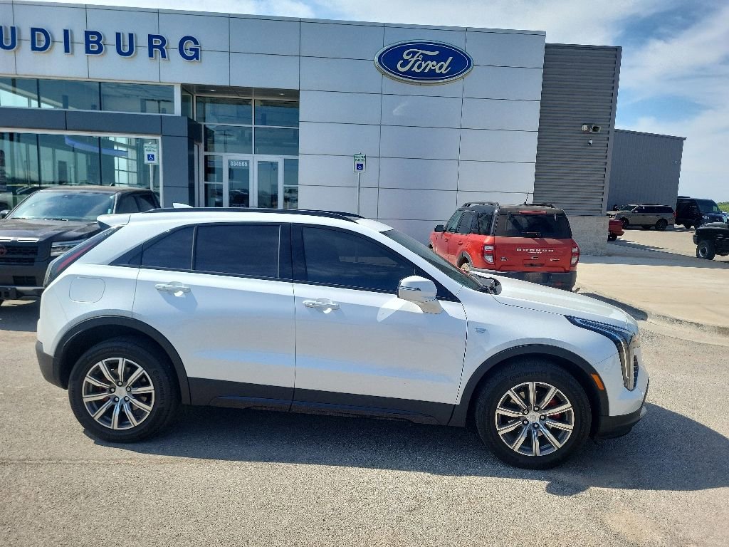 Used 2021 Cadillac XT4 Sport w/ Cold Weather Package FWD image 2