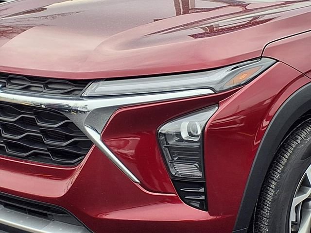 Used 2024 Chevrolet Trax LT w/ LT Convenience Package image 25