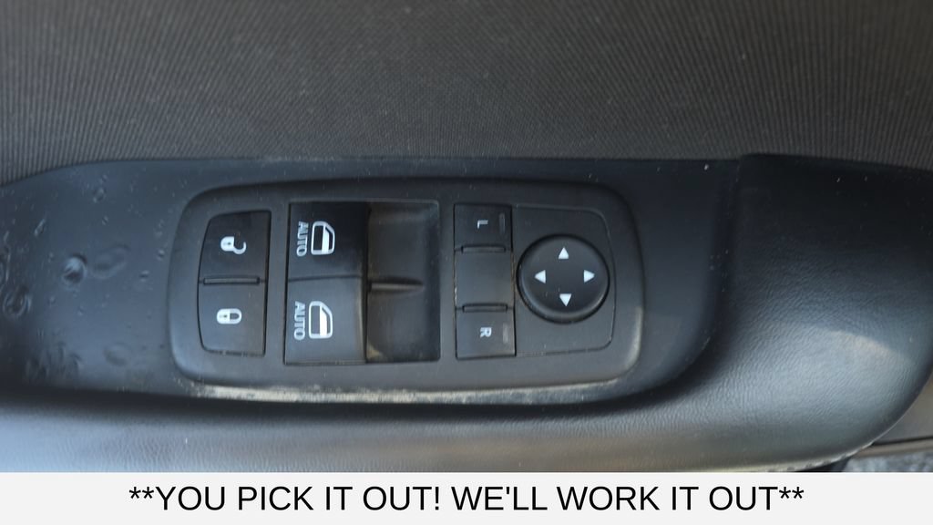 Used 2022 Dodge Challenger SXT RWD image 12