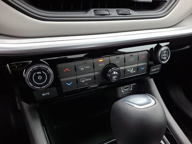 New 2026 Jeep Compass Limited w/ Sun, Sound & Navigation Group image 18