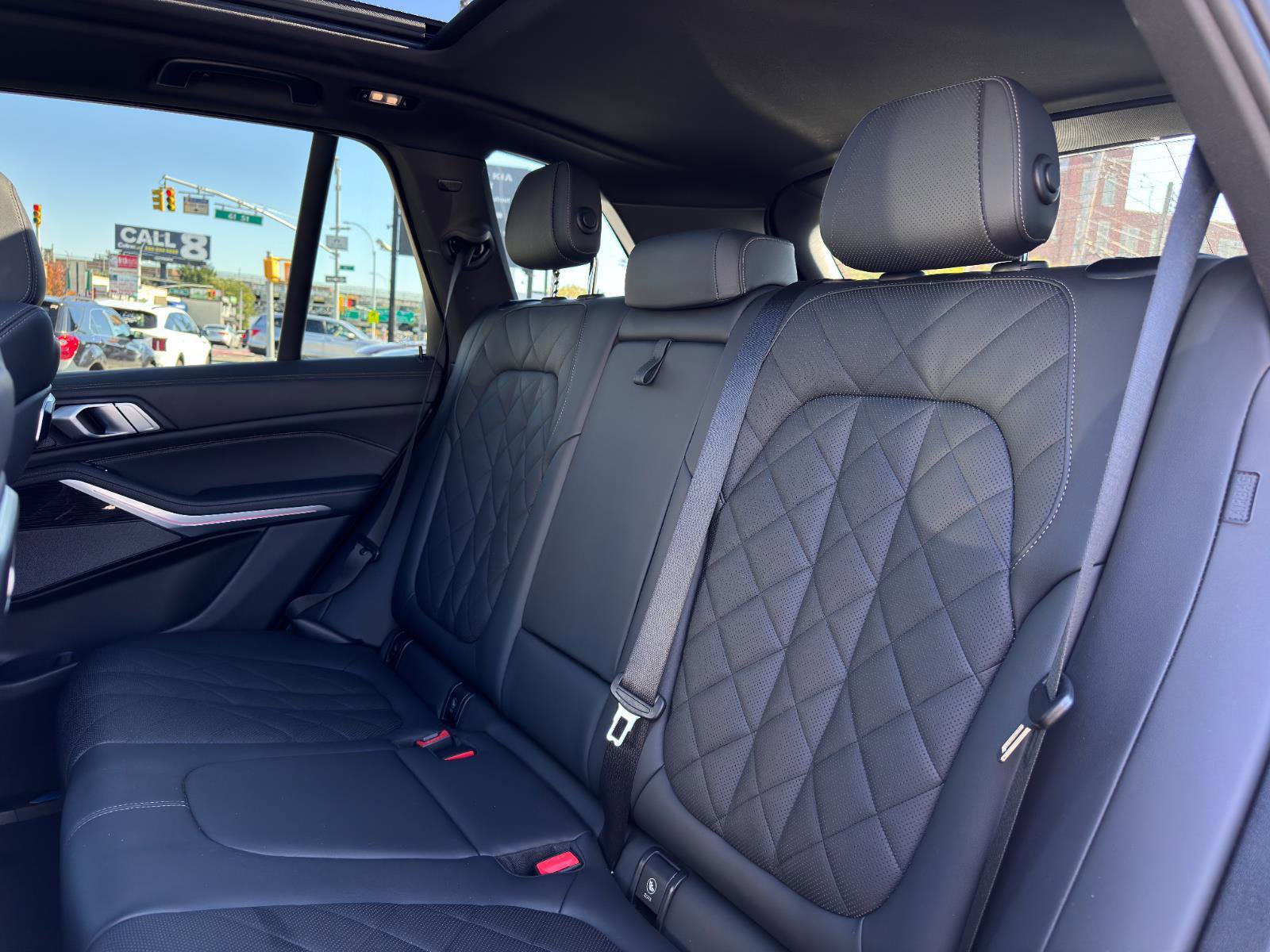 Used 2025 BMW X5 xDrive40i w/ M Sport Package image 23