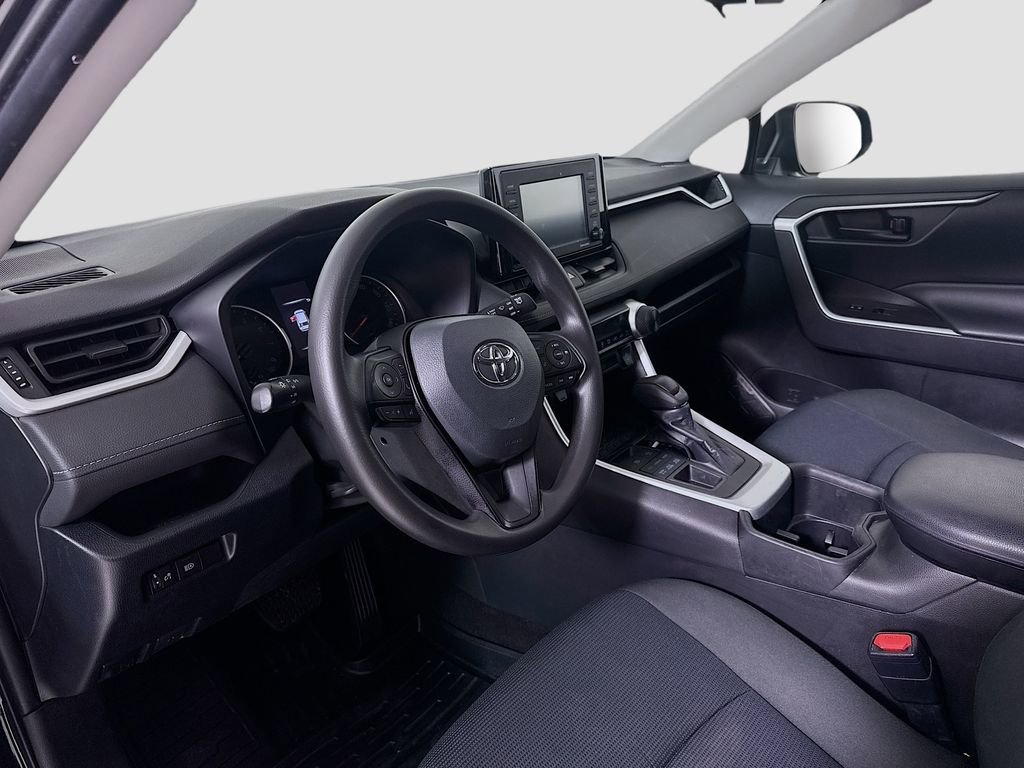 Used 2022 Toyota RAV4 LE image 8