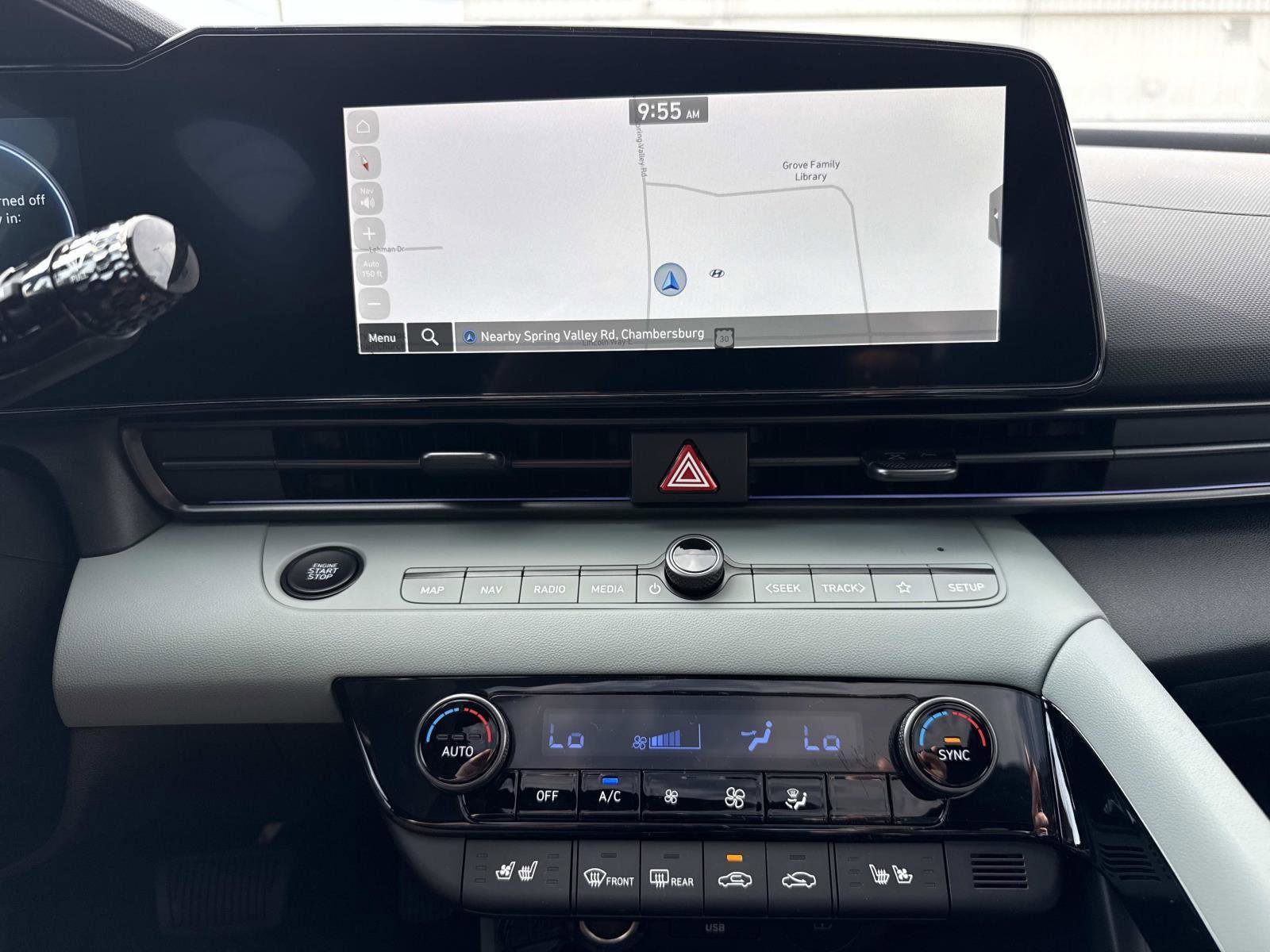 New 2025 Hyundai Elantra Limited image 4