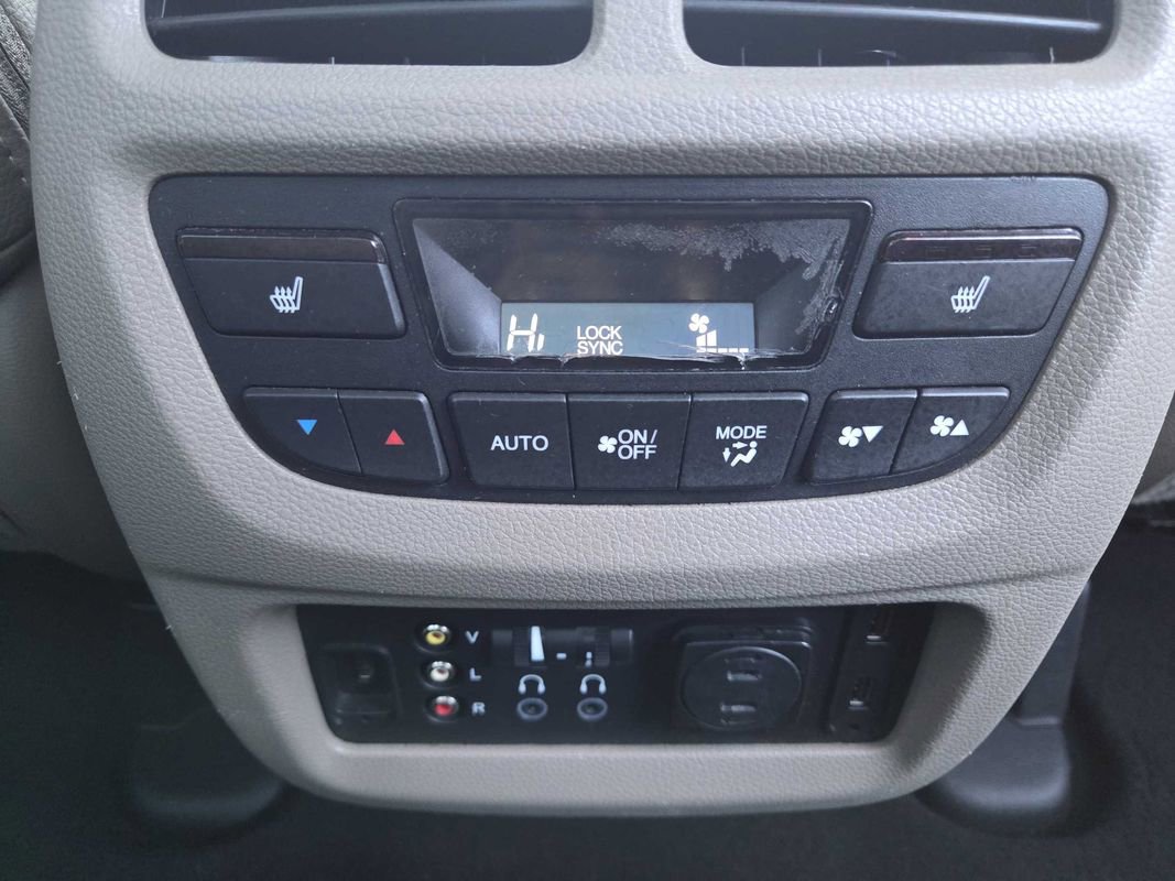 Used 2018 Honda Pilot Elite image 13