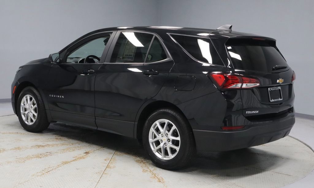 Used 2024 Chevrolet Equinox LS w/ LS Convenience Package FWD image 8