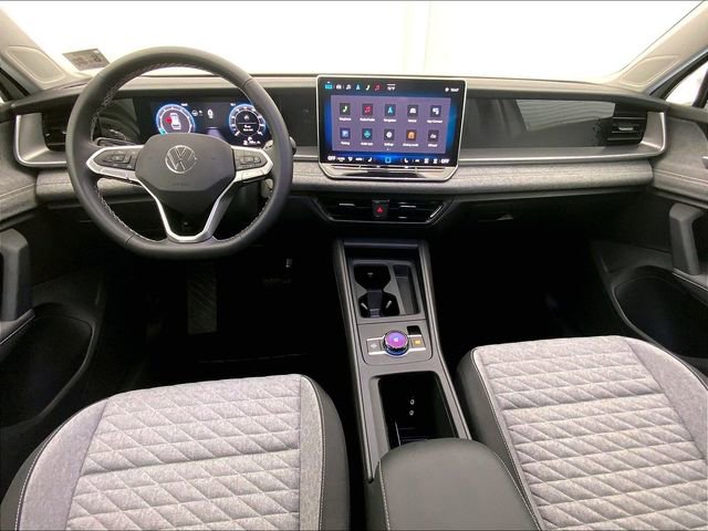 Certified 2025 Volkswagen Tiguan S AWD/4WD image 12