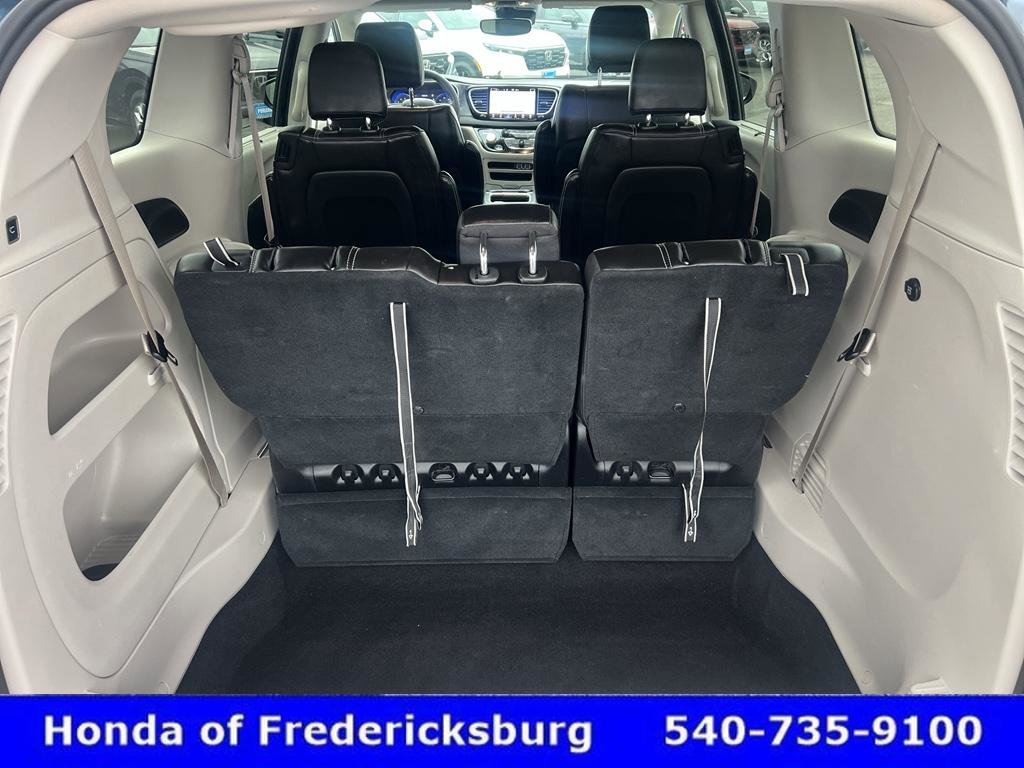 Used 2023 Chrysler Pacifica Touring-L image 29