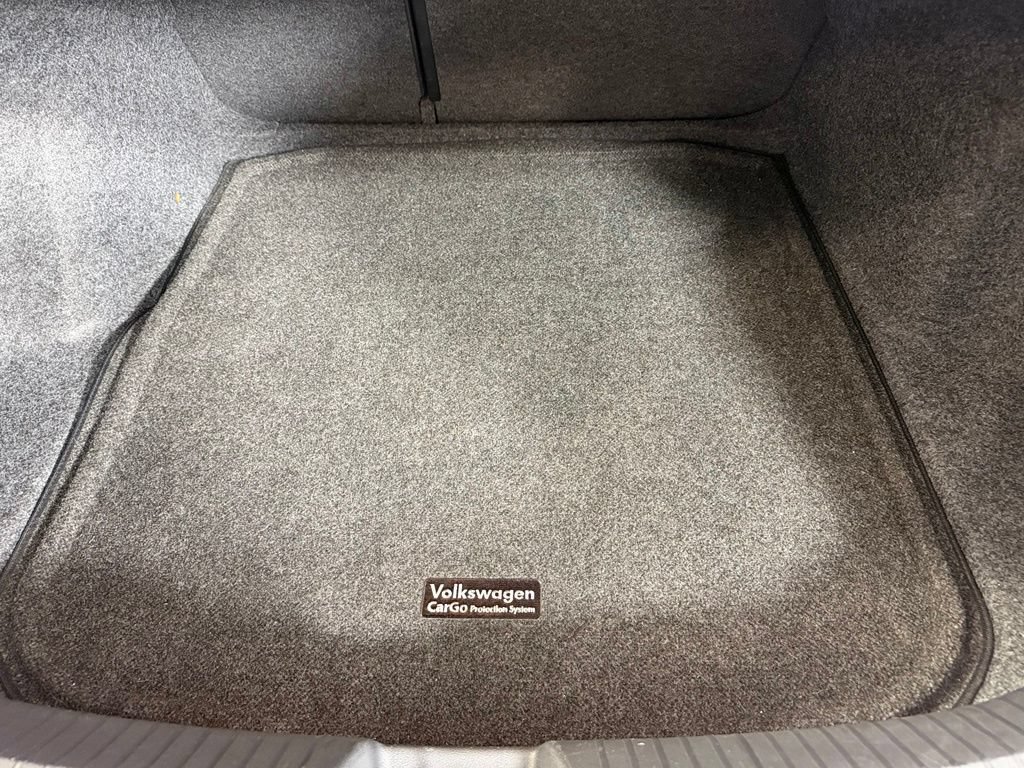 Used 2023 Volkswagen Jetta SE w/ Panoramic Sunroof Package FWD image 23