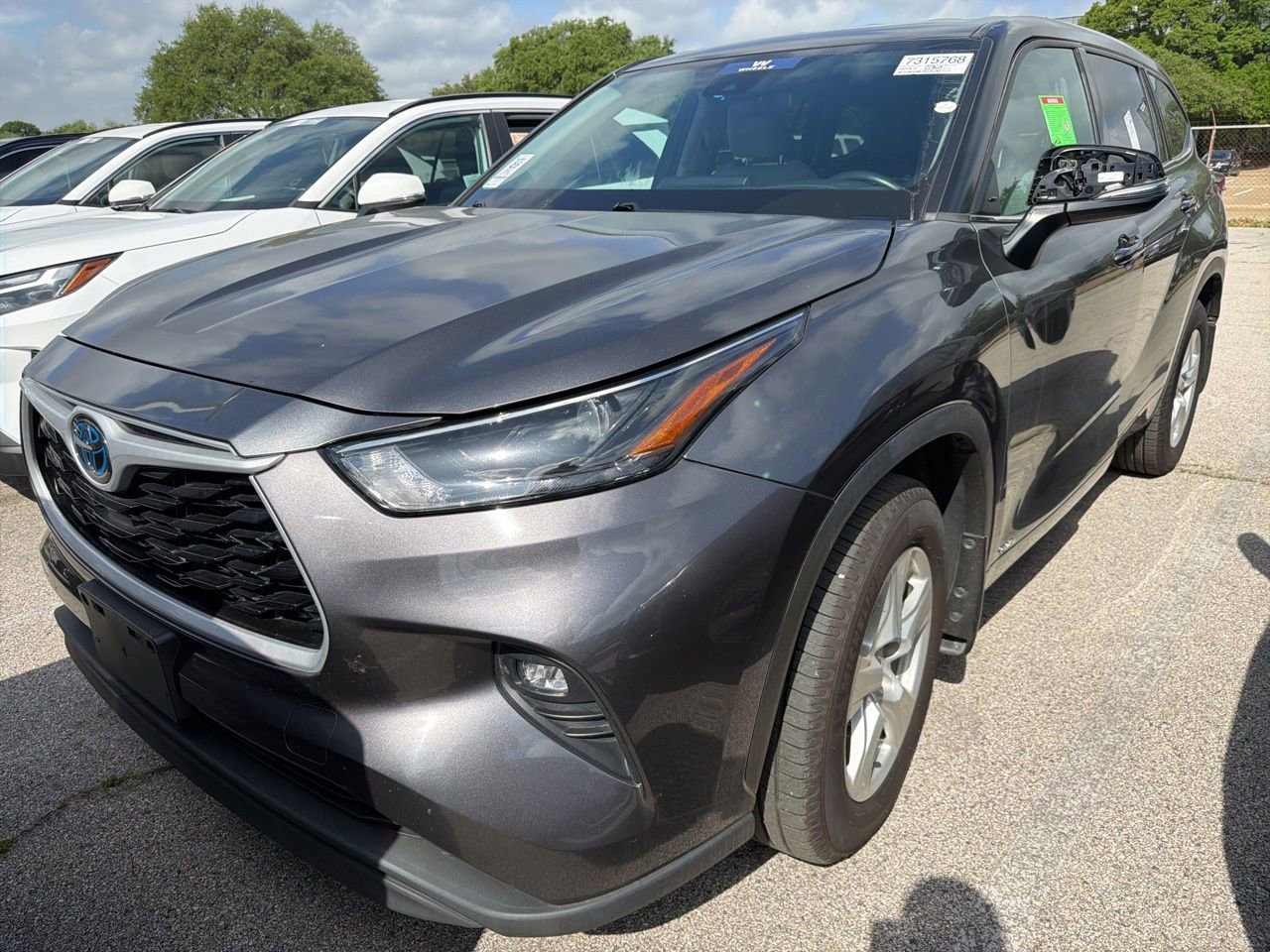 Used 2022 Toyota Highlander LE