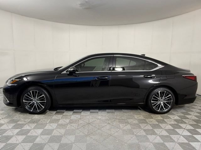 Used 2025 Lexus ES 350 w/ Premium Package FWD image 4