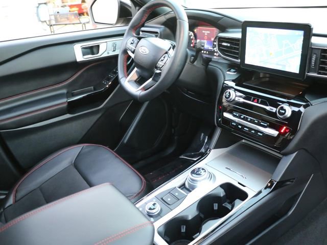 Used 2024 Ford Explorer ST-Line w/ Class IV Trailer Tow Package image 12