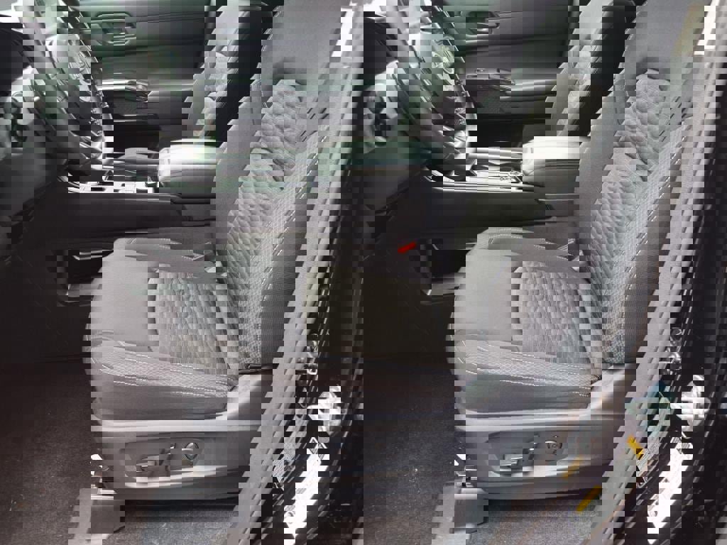 Used 2024 Nissan Pathfinder SV image 13