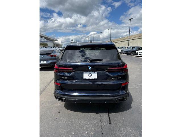 Used 2026 BMW X5 xDrive40i w/ M Sport Package AWD/4WD image 3
