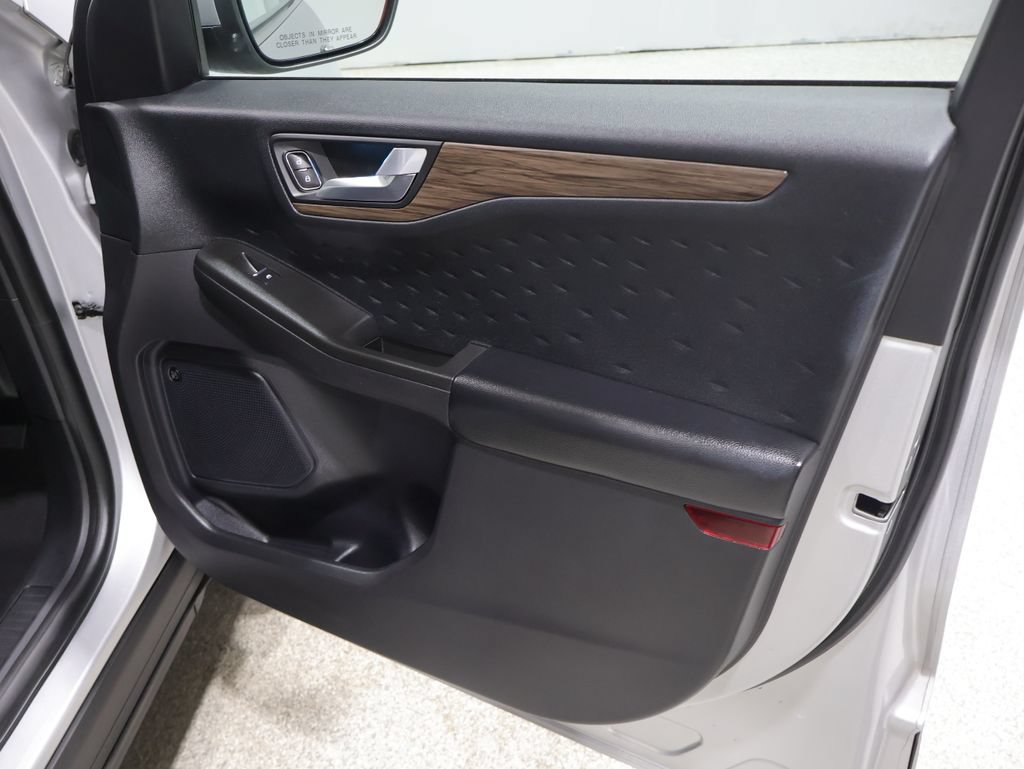 Used 2020 Ford Escape Titanium AWD/4WD image 26