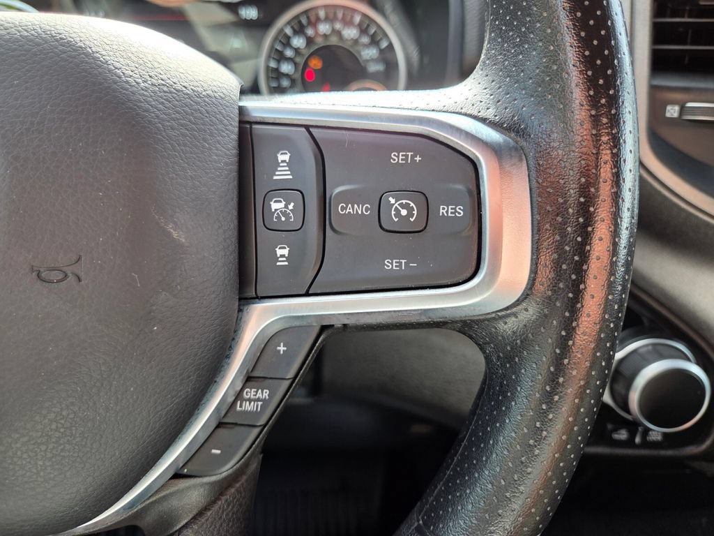 Used 2025 RAM 1500 Warlock AWD/4WD image 31