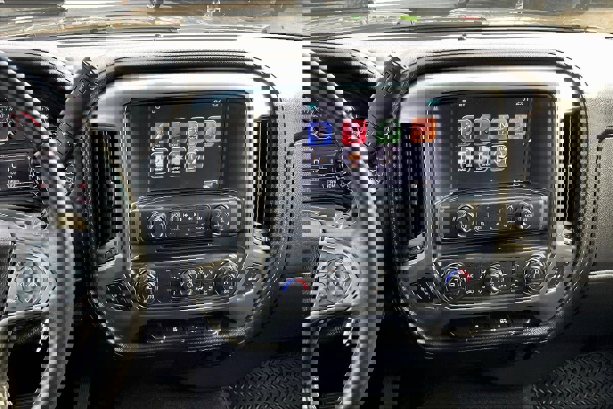 Used 2014 Chevrolet Silverado 1500 LTZ AWD/4WD image 10