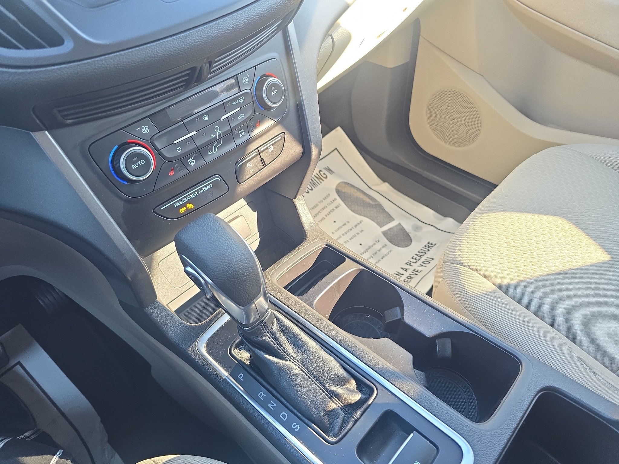 Used 2018 Ford Escape SE w/ Ford Safe & Smart Package FWD image 26