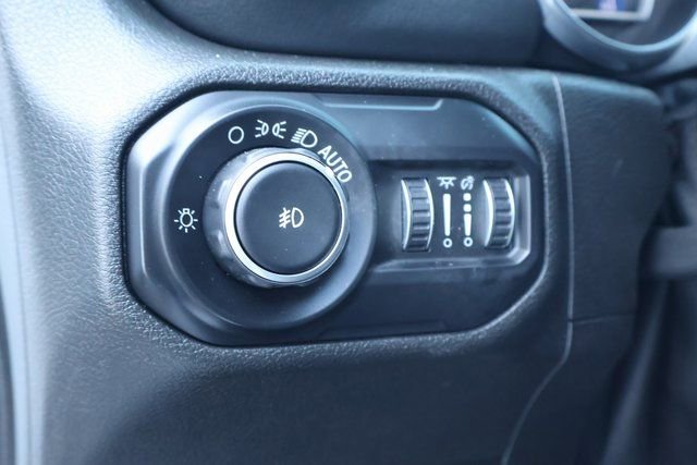 Used 2019 Jeep Wrangler Unlimited Sahara w/ Quick Order Package 24M Moab image 17