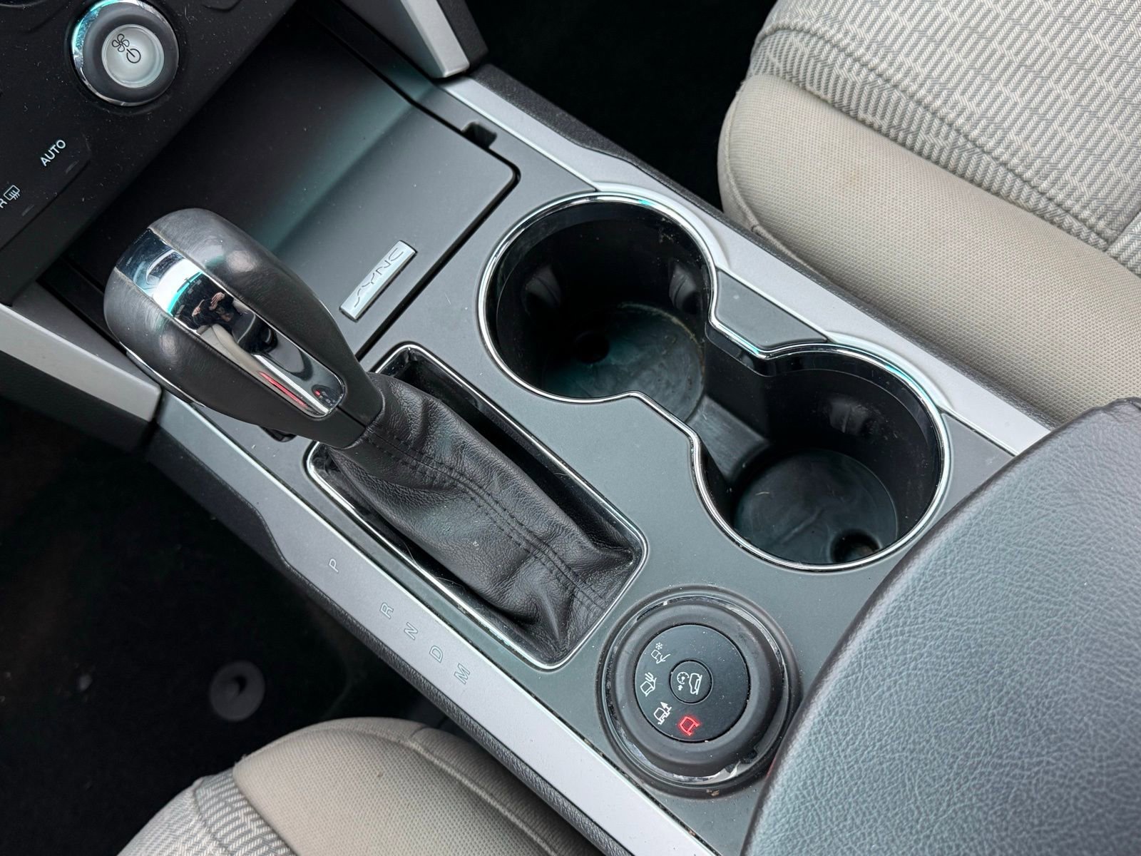 Used 2015 Ford Explorer XLT w/ Equipment Group 201B image 22