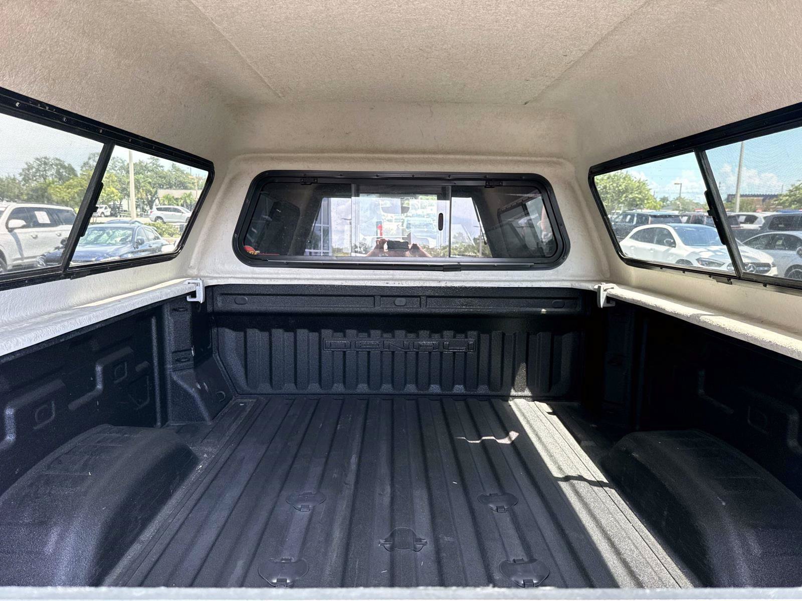Used 2023 GMC Sierra 2500 Denali w/ Denali Ultimate Package AWD/4WD image 10
