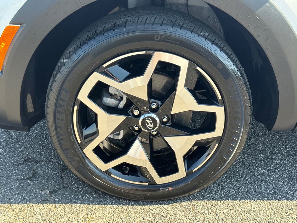 Used 2023 Hyundai Santa Cruz Limited image 11