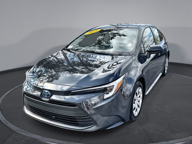 Used 2025 Toyota Corolla LE image 1