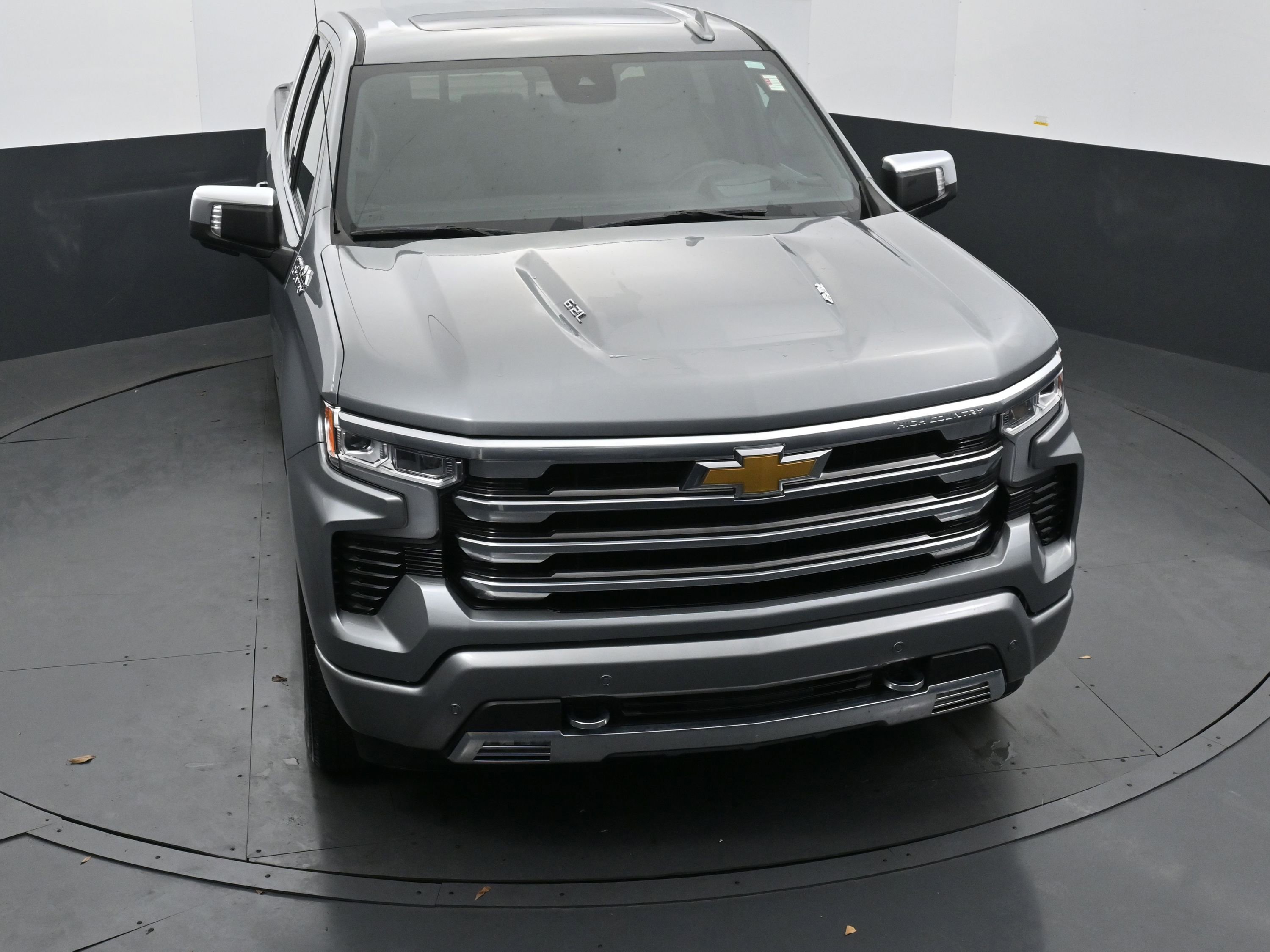 Used 2024 Chevrolet Silverado 1500 High Country AWD/4WD image 33