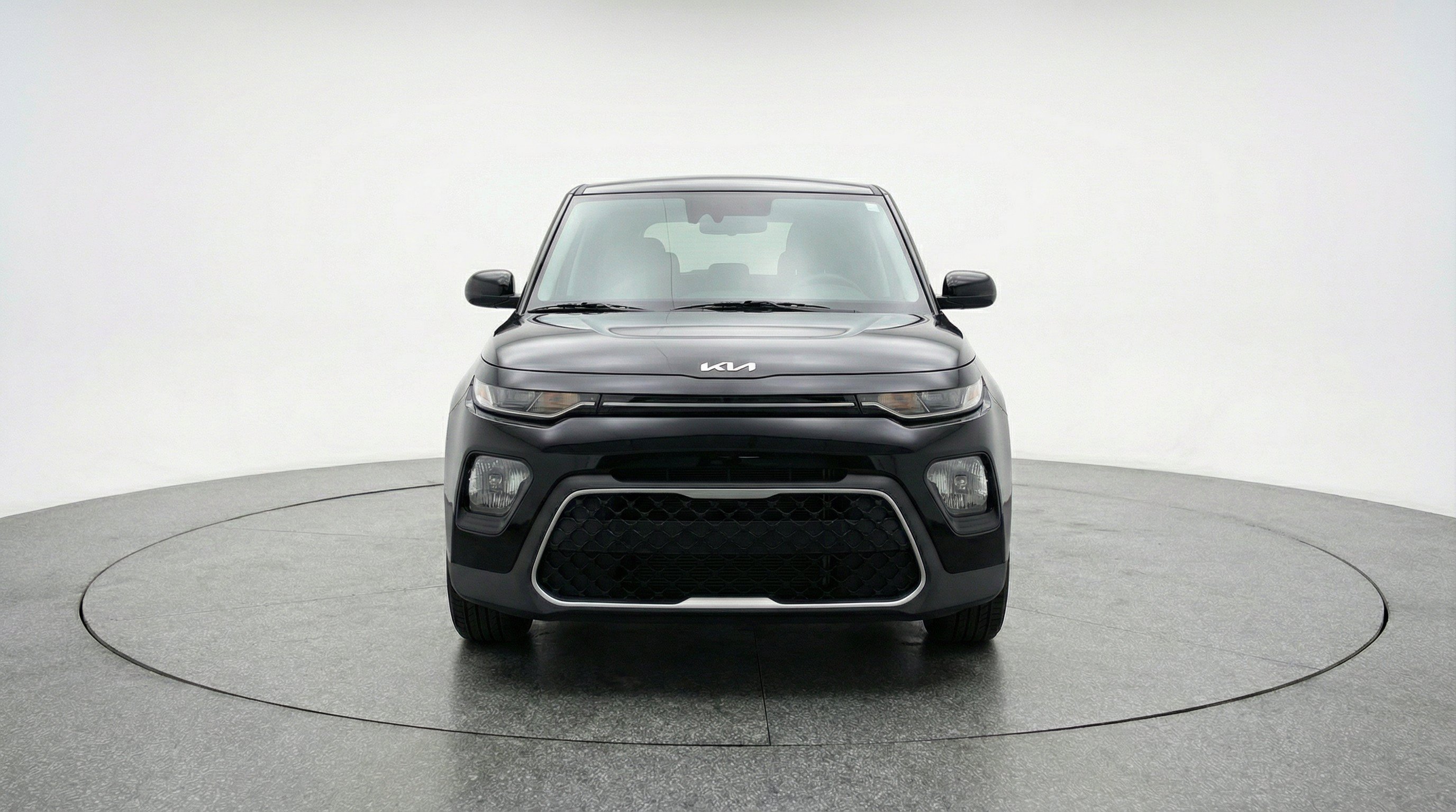 Used 2025 Kia Soul LX w/ LX Technology Package FWD image 2