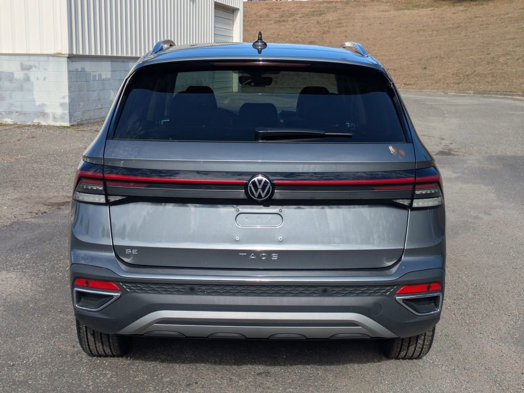 New 2026 Volkswagen Taos SE image 5