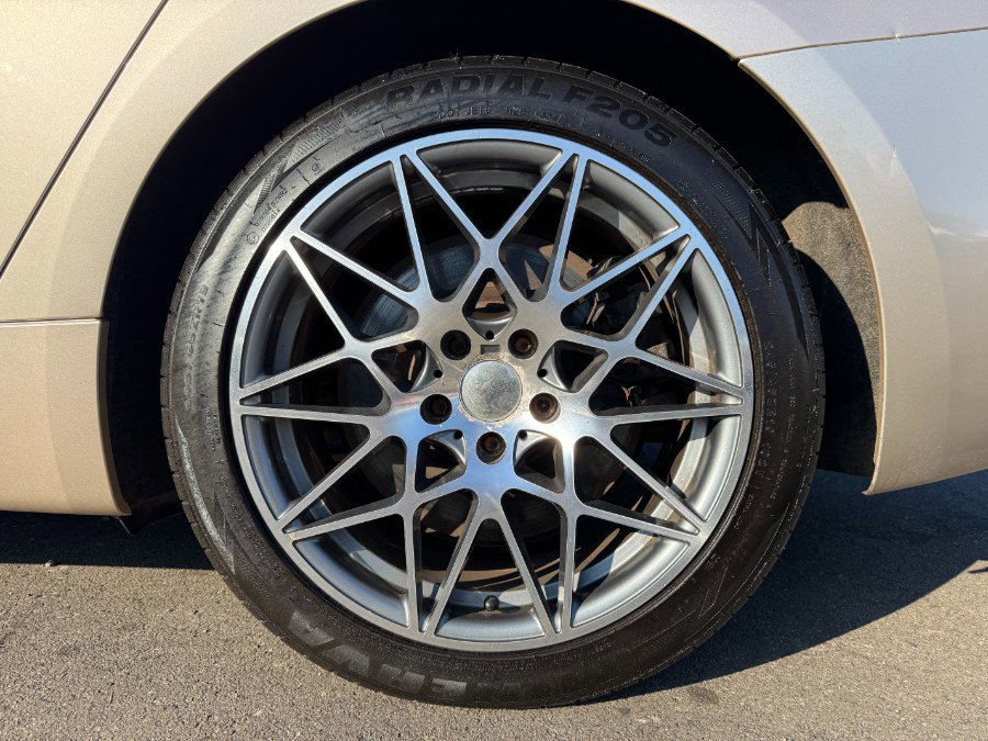 Used 2011 BMW 550i Gran Turismo xDrive image 13