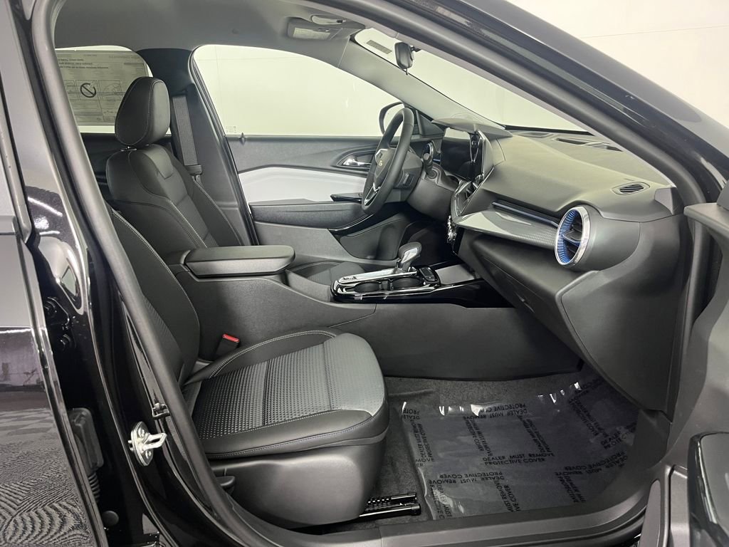 New 2026 Chevrolet Trax LT w/ Driver Confidence Package image 13