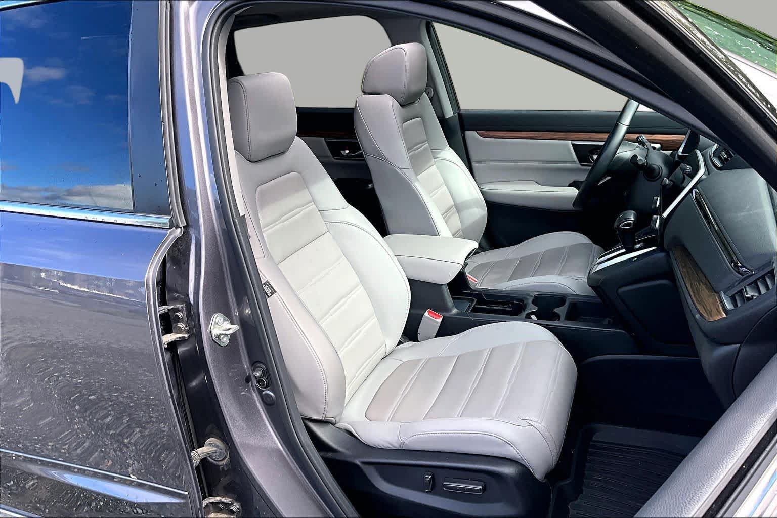 Used 2018 Honda CR-V Touring image 8