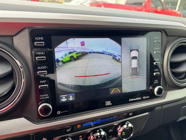 Used 2021 Toyota Tacoma Limited image 17