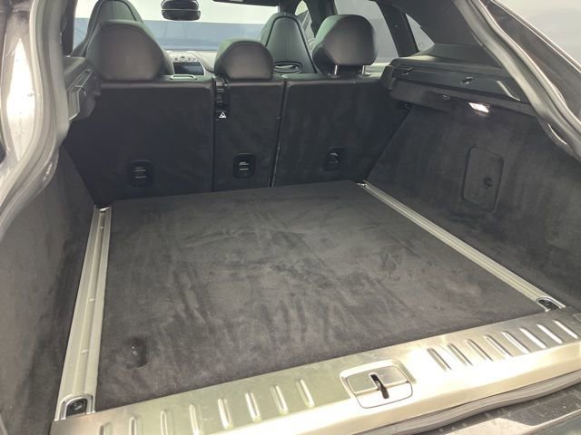 Used 2021 Aston Martin DBX image 22