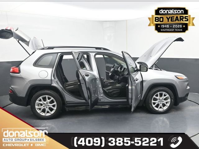 Used 2016 Jeep Cherokee Sport image 22