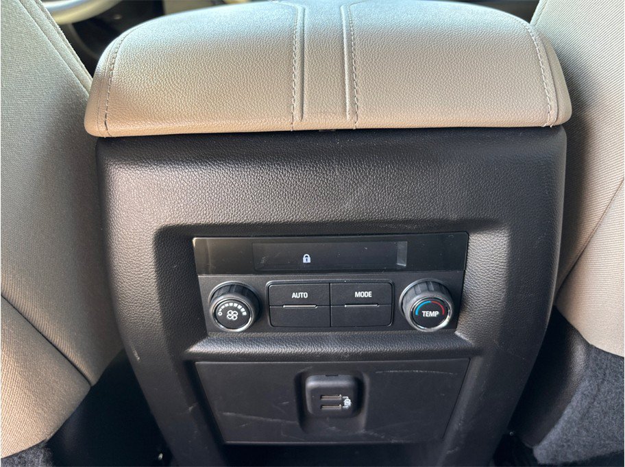 Used 2023 Chevrolet Traverse LS FWD image 36