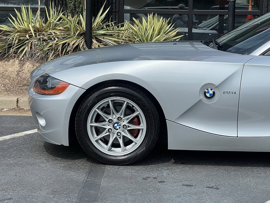 Used 2003 BMW Z4 2.5i image 10