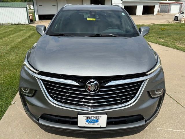 Used 2023 Buick Enclave Essence AWD/4WD image 2
