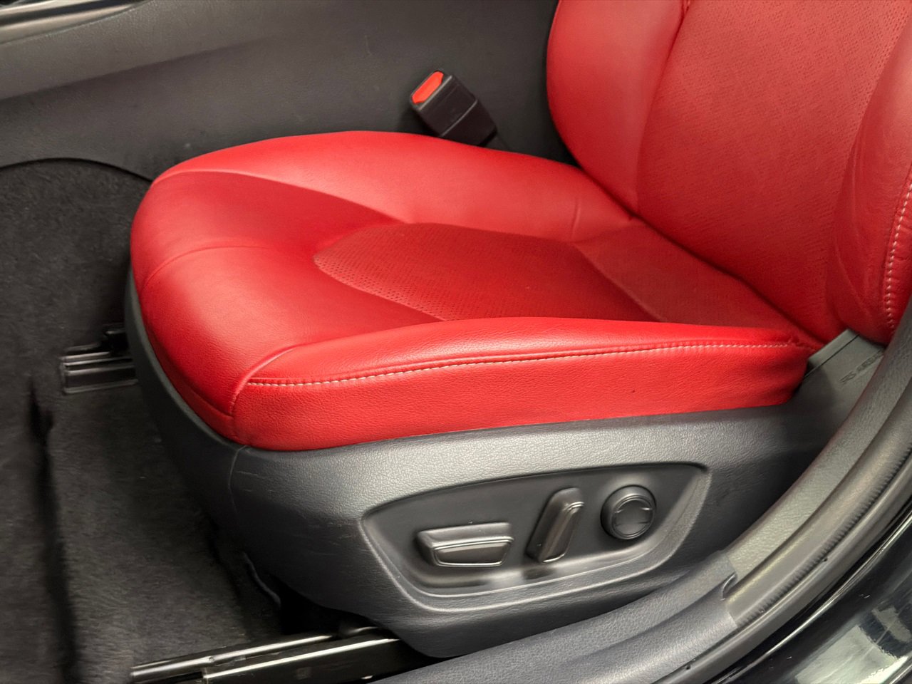 Used 2023 Toyota Camry XSE image 12