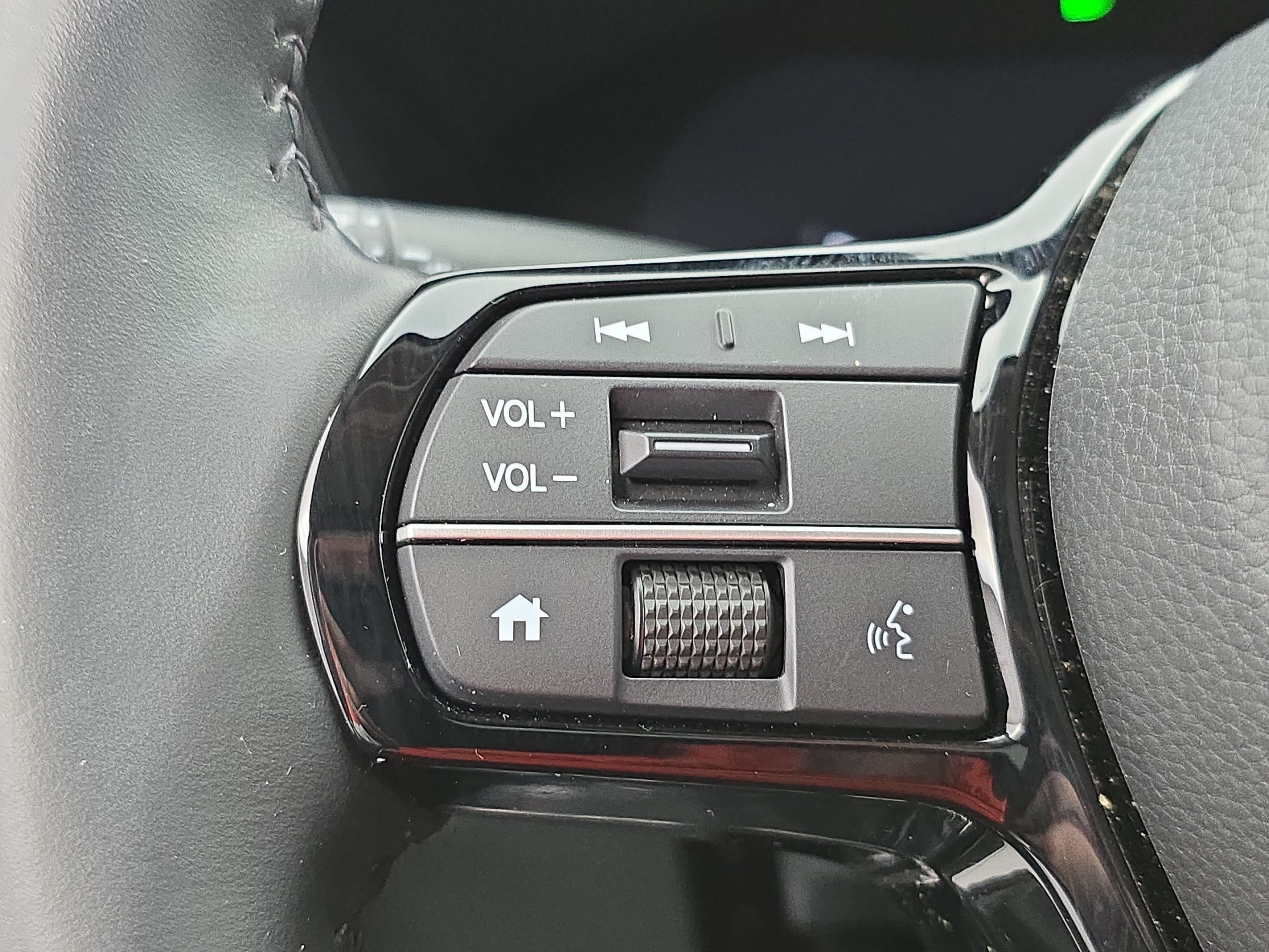 Used 2024 Honda CR-V EX-L image 17