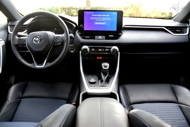 Used 2024 Toyota RAV4 XSE image 15